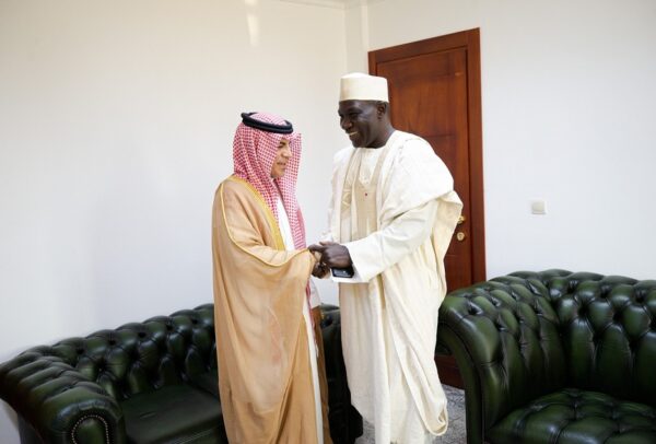 Alamine OUSMANE MEY et S.E Faisal Saud Al Mejel, Nouvel Ambassadeur du Royaume d’Arabie Saoudite au Cameroun   Audience du 03 mars 2023 au Cabinet du MINEPAT.
